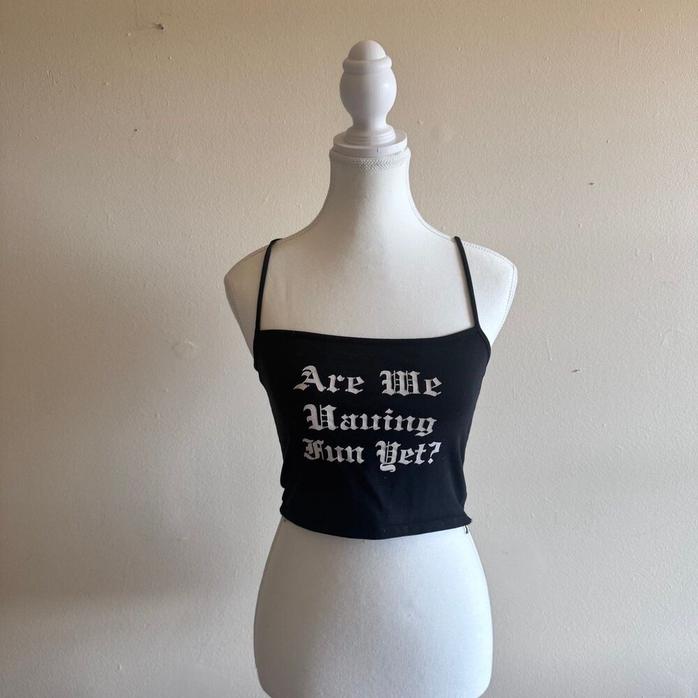 Cropped Graphic Tank Top – Size Small